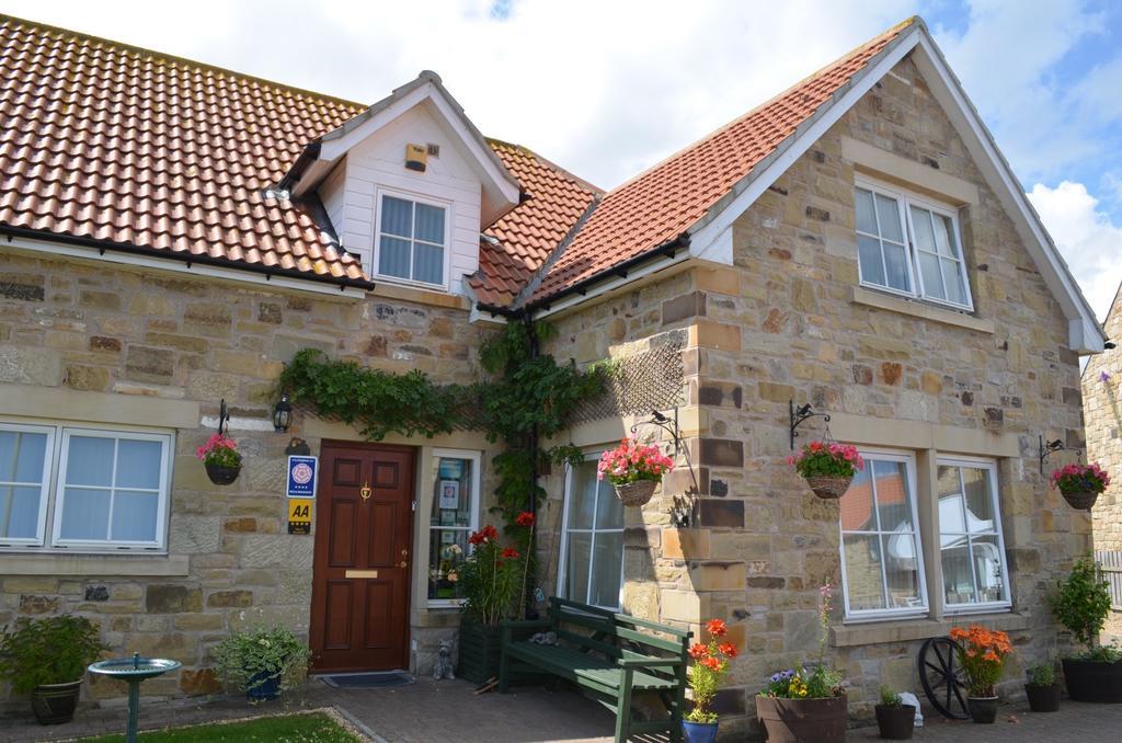 Bed and Breakfast Regal House Seahouses Exterior foto